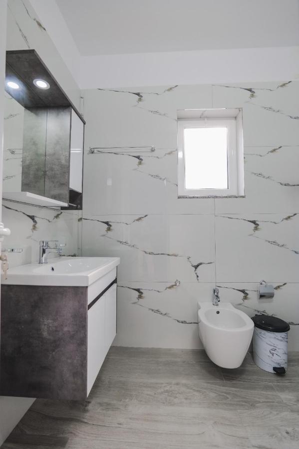 Luka Apartament Saranda