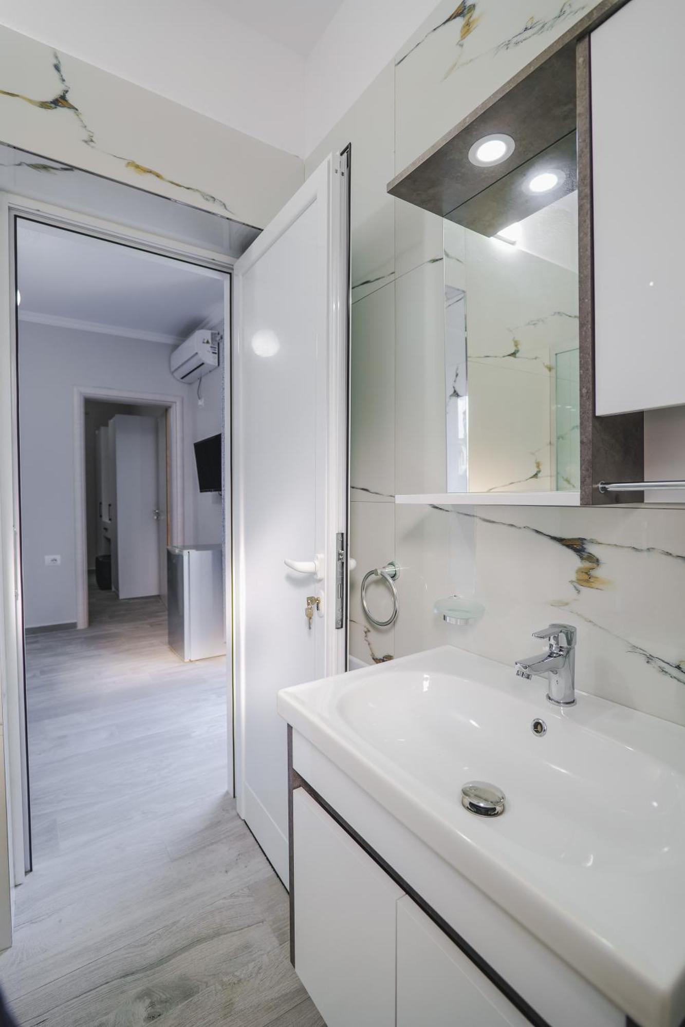 Luka Apartament *