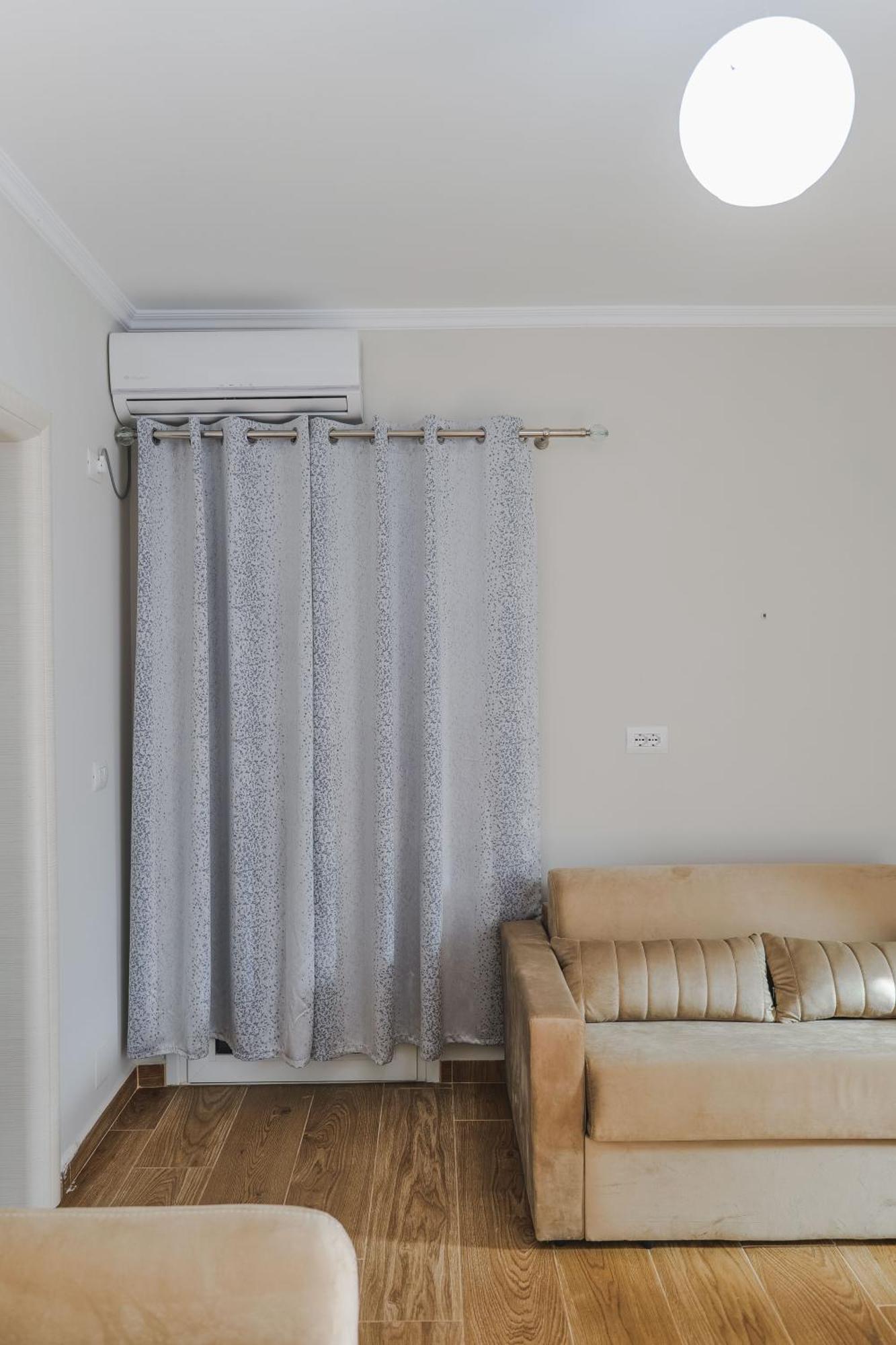 Luka Apartament *